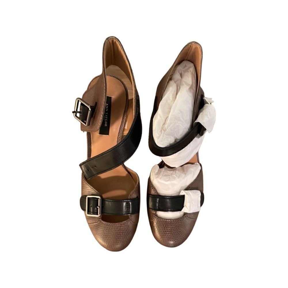 NIB Ann Taylor Lilia Platforn Buckle Pump - Taupe/Black size 8.5